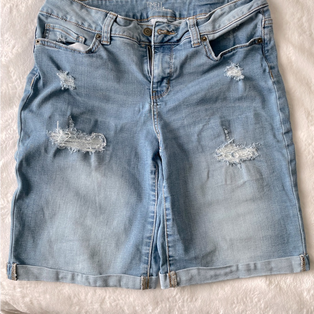 Timetru mid 8 women’s jean distressed short